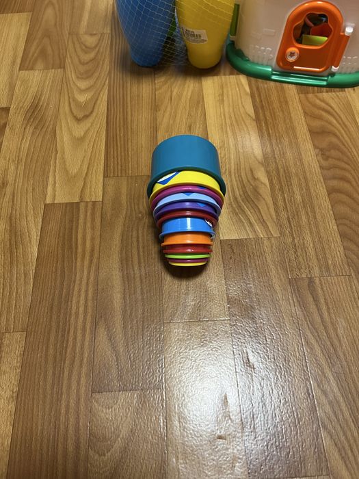 Лот іграшок, хатинка, боулінг, спуск доя машин