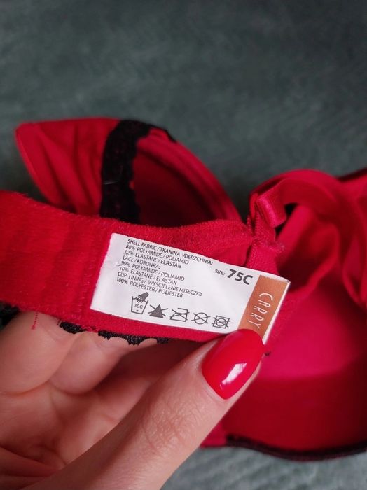 Stanik czerwony Carry 75C