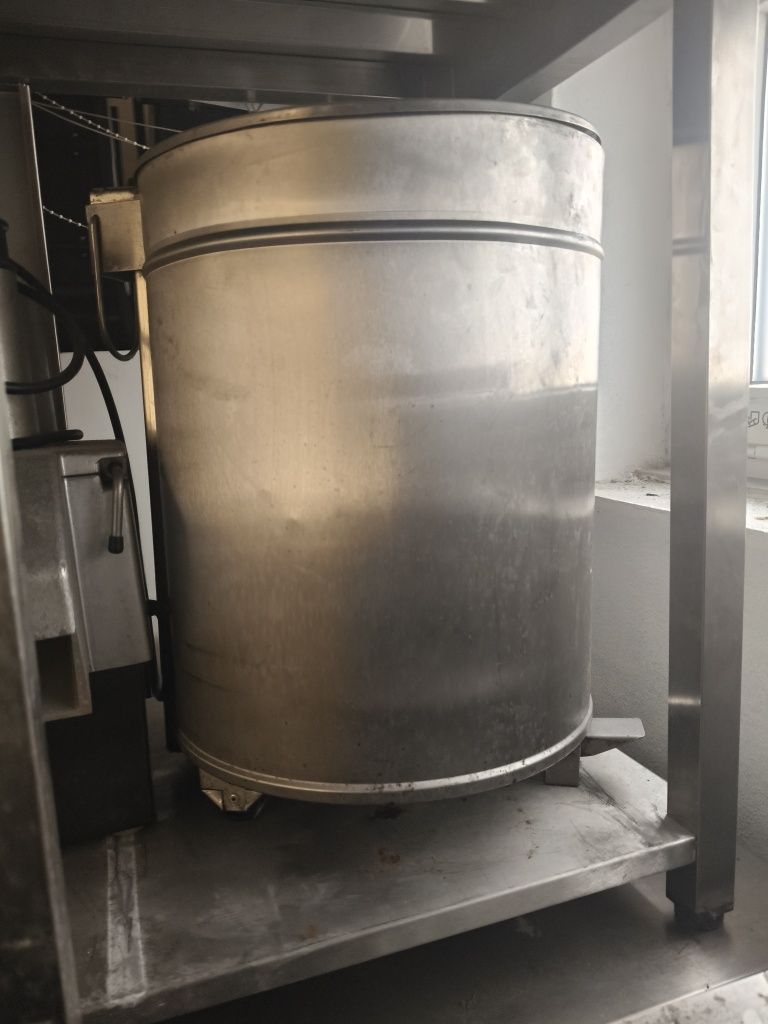 Vendo equipamentos e material industrial.