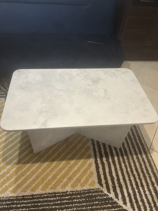 Stolik kawowy kamienny