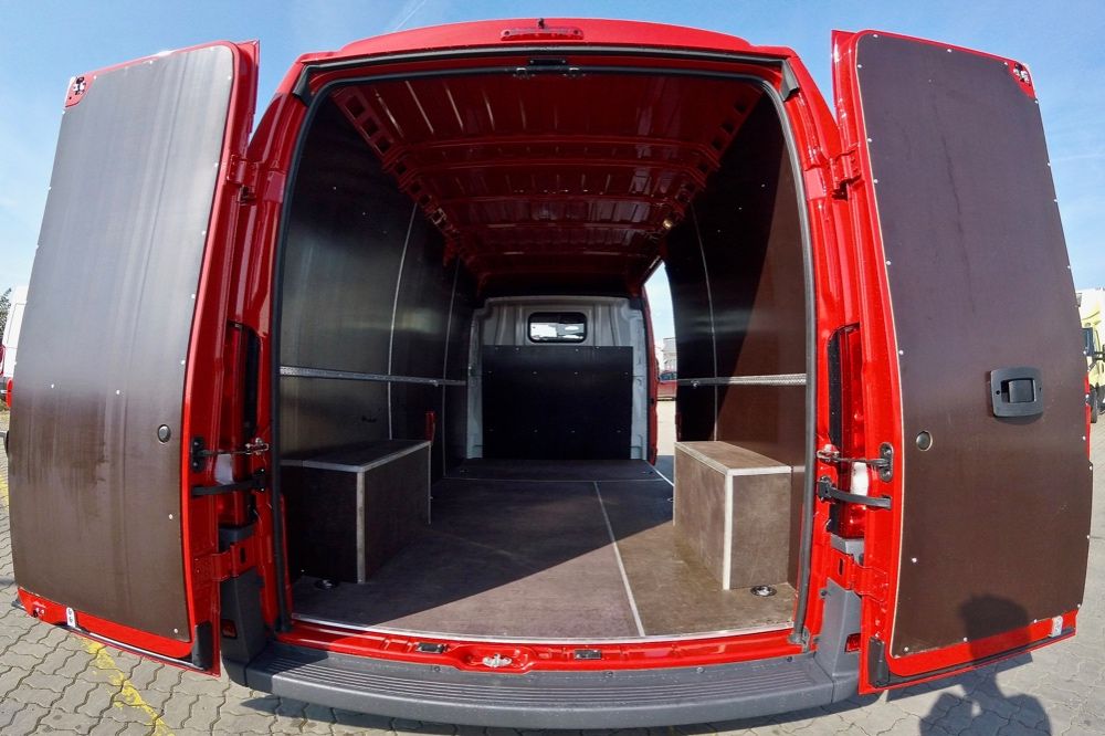 Fiat Ducato zabudowa przestrzeni ładunkowej busa L3H2