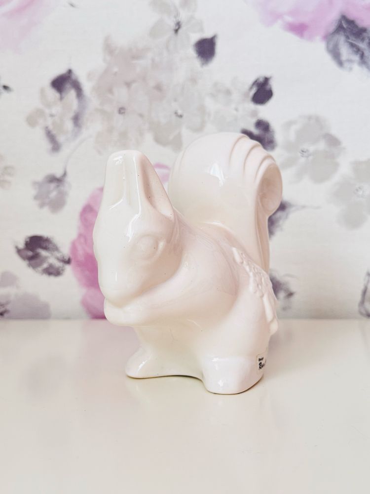 Ceramiczna figurka ozdobna wiewiórki,Rosa Ljung biała wiewiórka