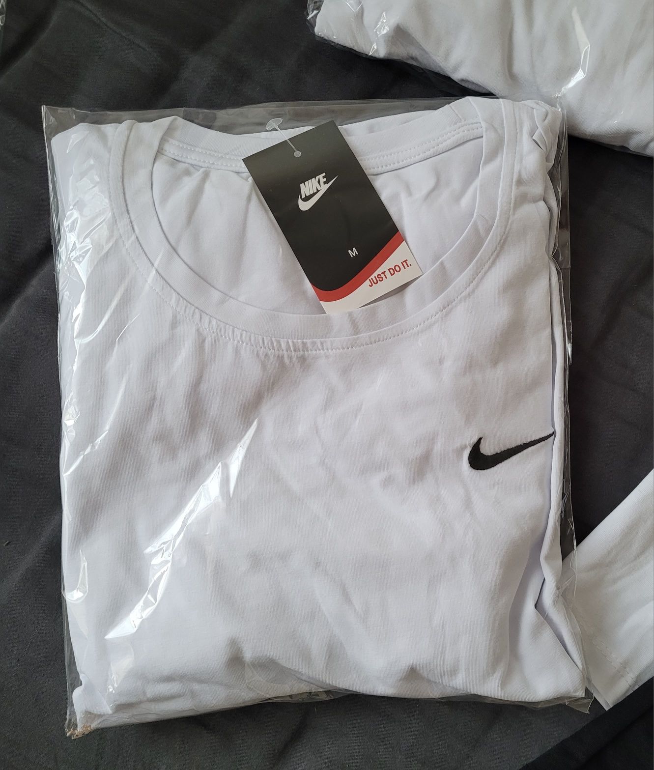 Komplety damskie logo wyszywane Nike koszulka i spodenki!