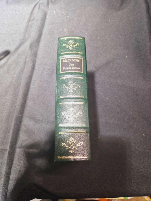 Livro Uma Familia Inglesa de Júlio Dinis