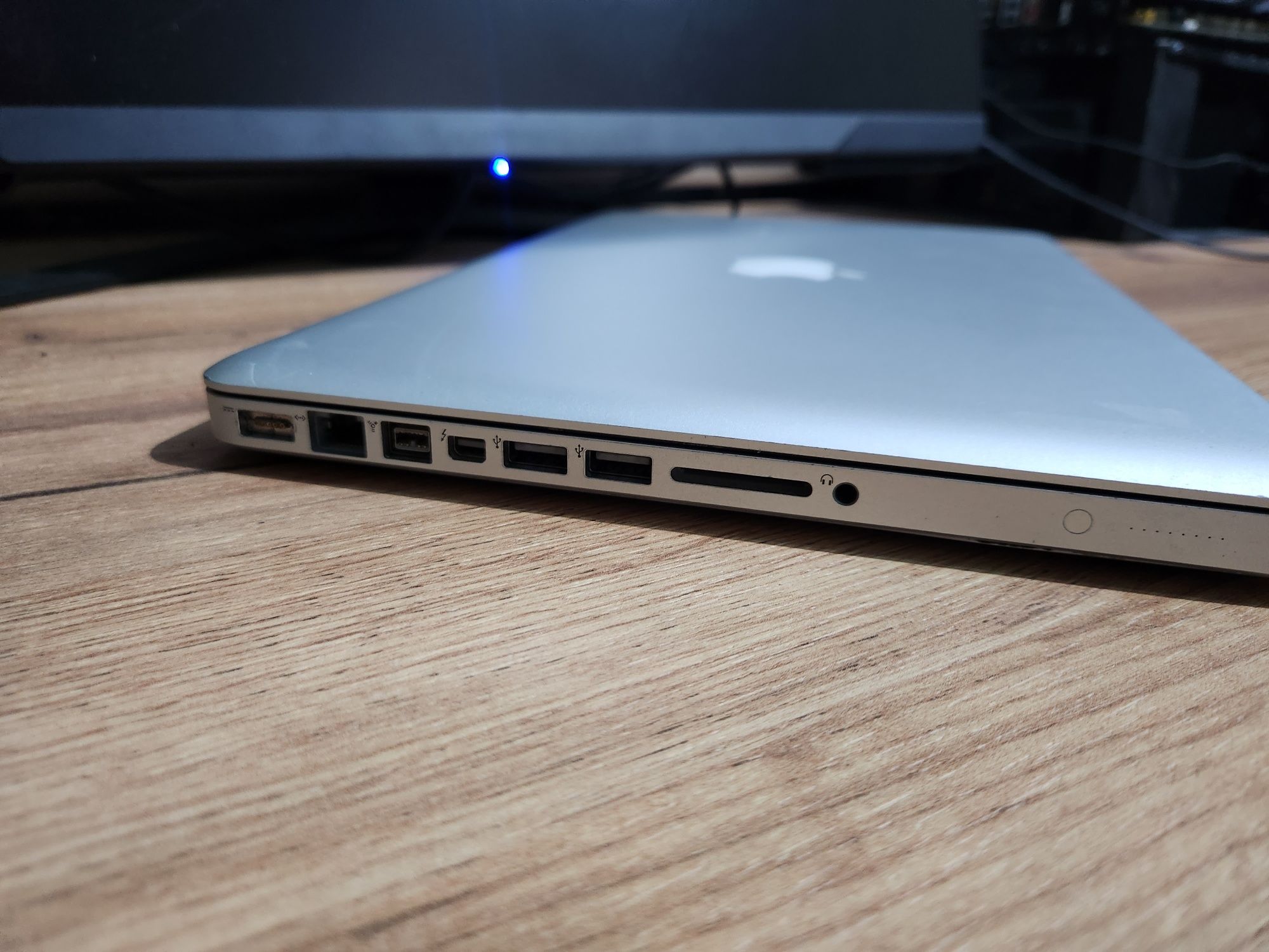 Macbook pro 13 2011 i5 8gb ssd250gb hdd500gb