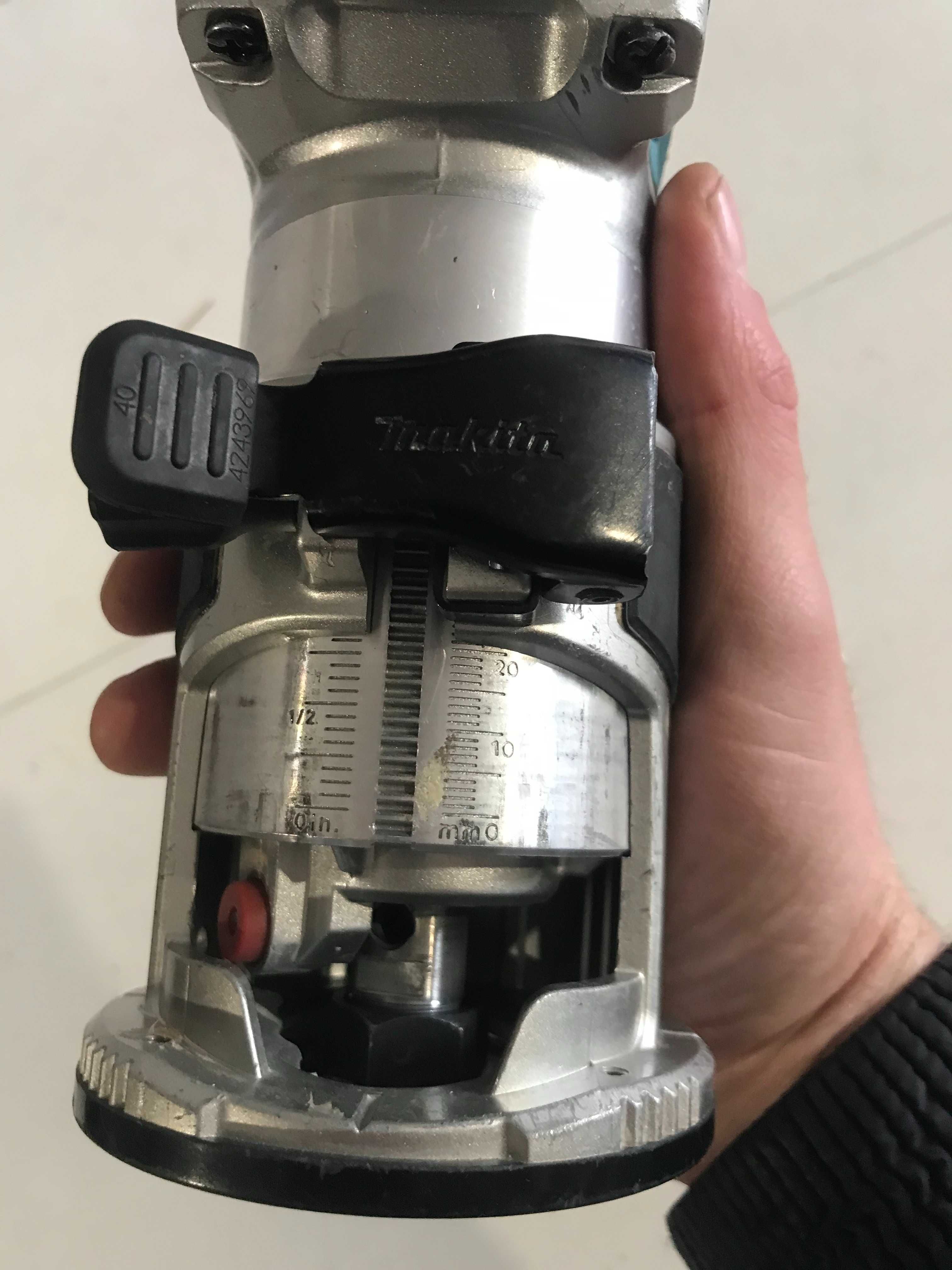 Фрезер Makita DRT50ZJ,акумуляторний,безщітковий. з Англії