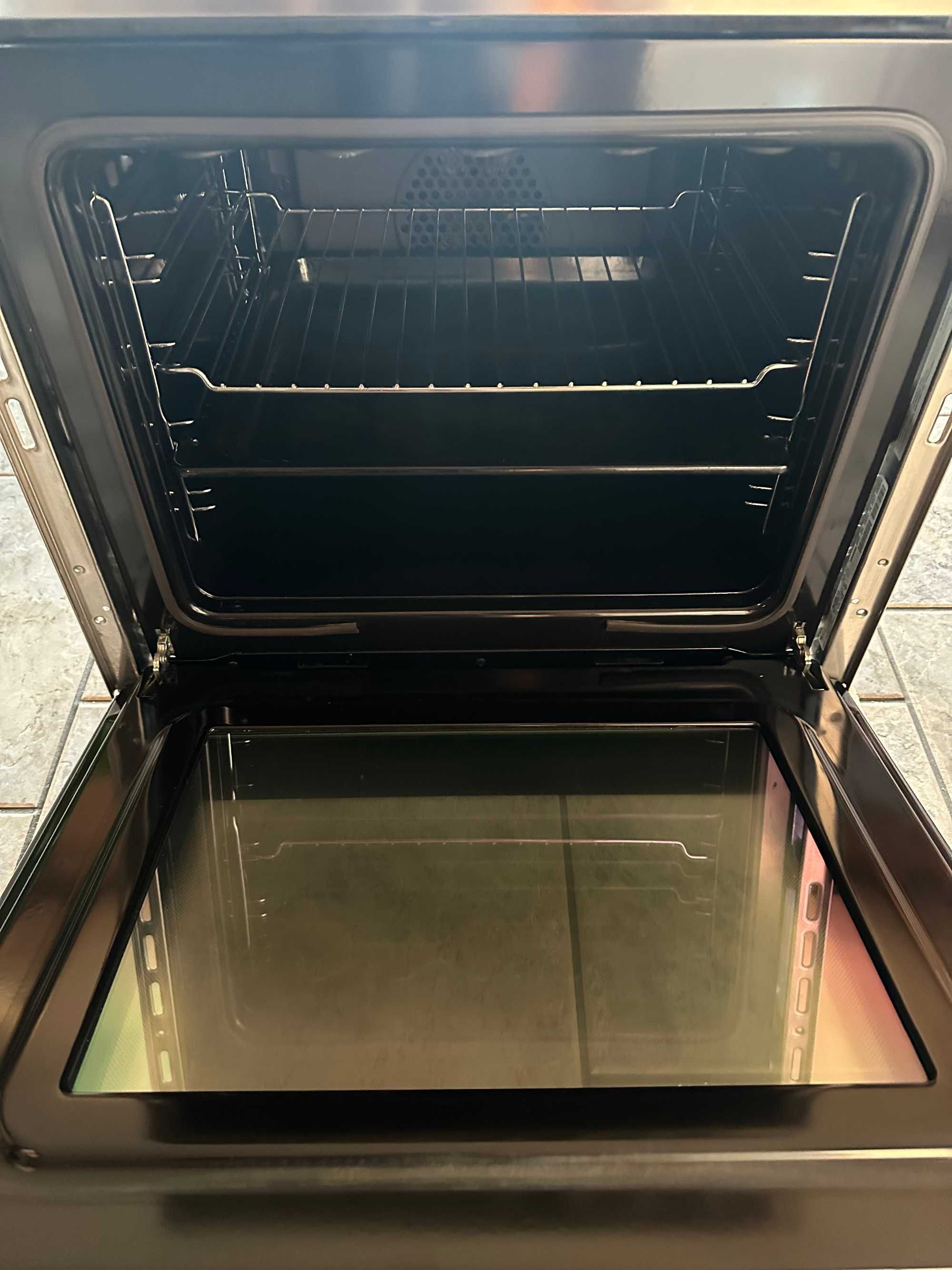 Piekarnik i płyta ceramiczna firmy Whirpool