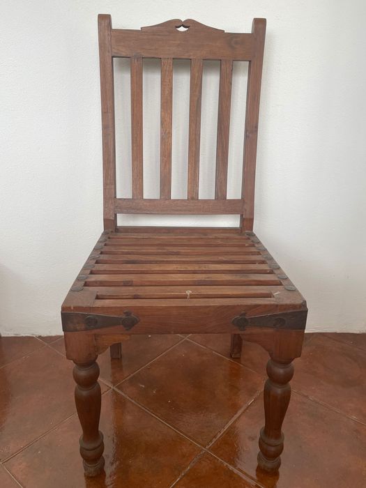 Cadeira vintage de madeira maciça