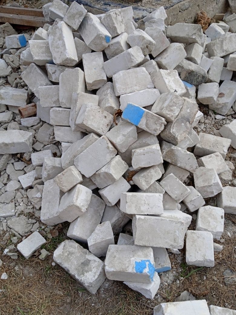 Продам залишки цегли 3грн