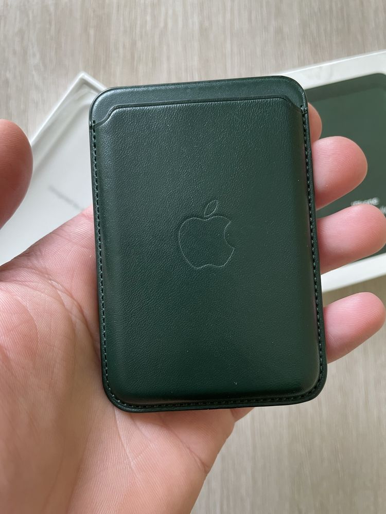 Гаманець картхолдер Apple Leather Wallet with MagSafe Green