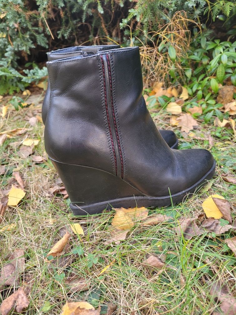 Buty kozaczki na koturnie 37