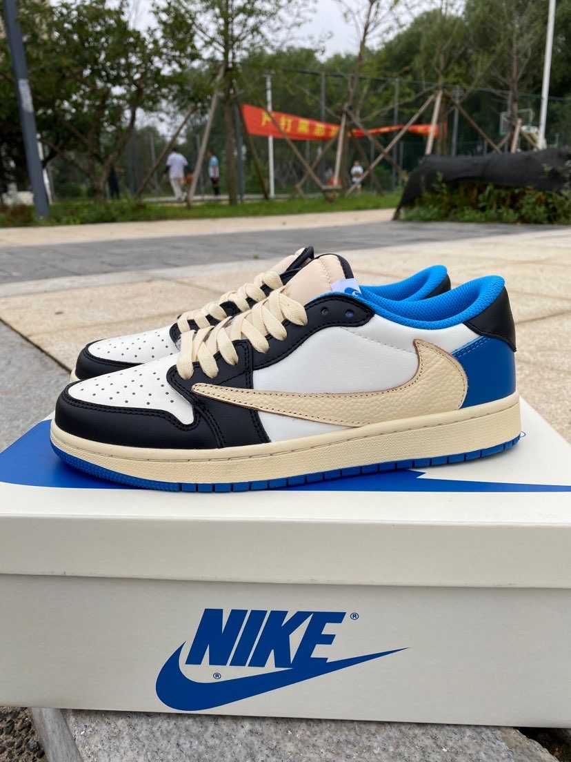 Jordan1Air1RetroLowOGSPFragment x Travis Scott UnisexTrampki R.44