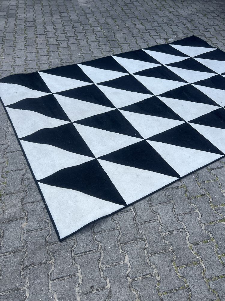 Dywan z krótkim włosem 300x200cm czarno bialy