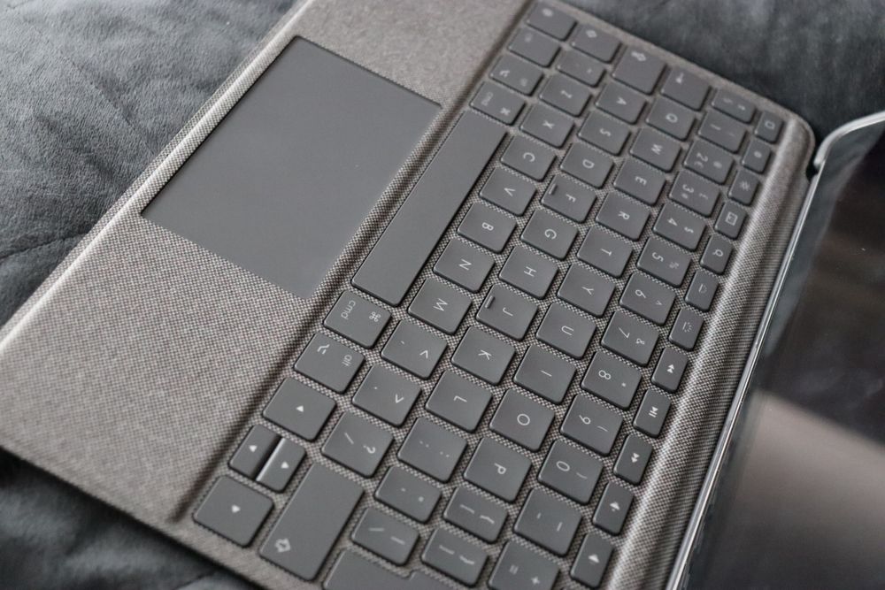 Logitech Combo Touch Oxford Grey UK - klawiatura dla iPad 7/8/9 gen.