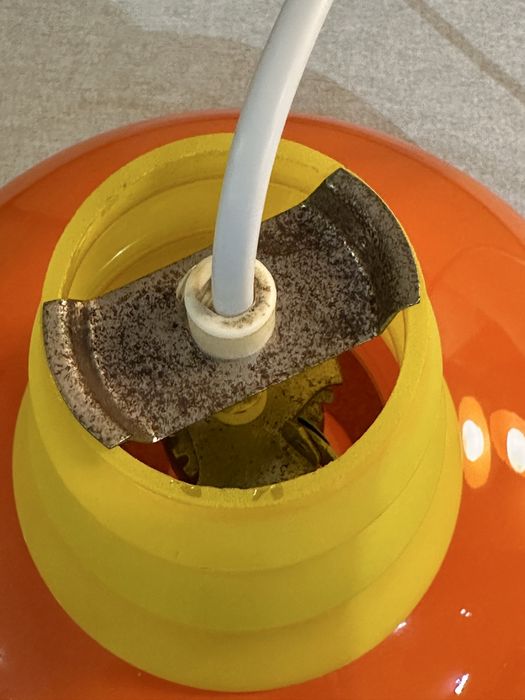 Kolorowa lampa wisząca vintage NRD z lat 70. – oryginał