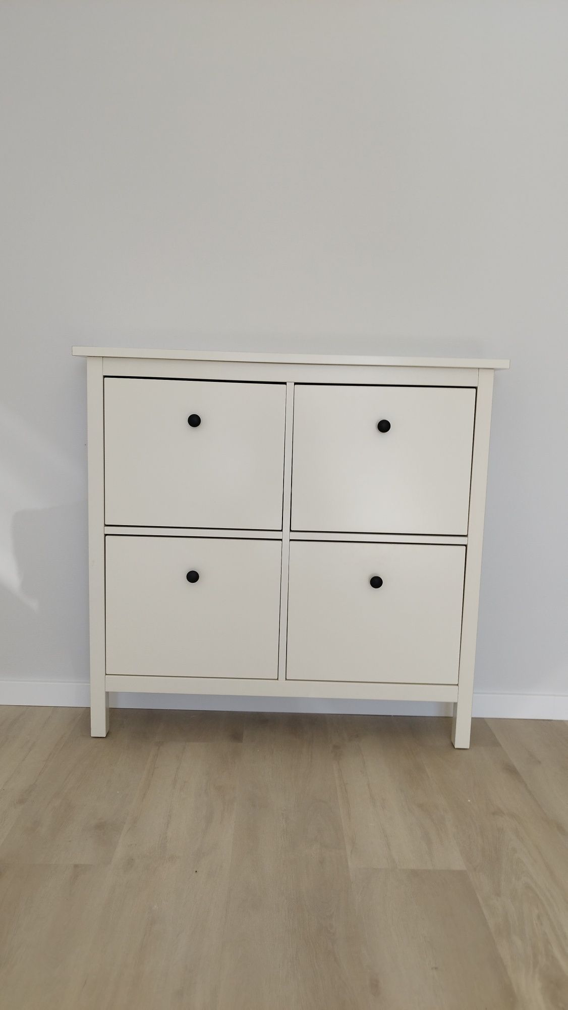 Sapateira IKEA Hemnes