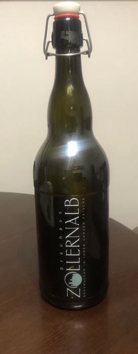 Bardzo duża - 2 litrowa butelka po piwie