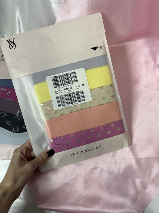 Набір трусиків Victoria’s Secret стірнги cheeky xs, s, m