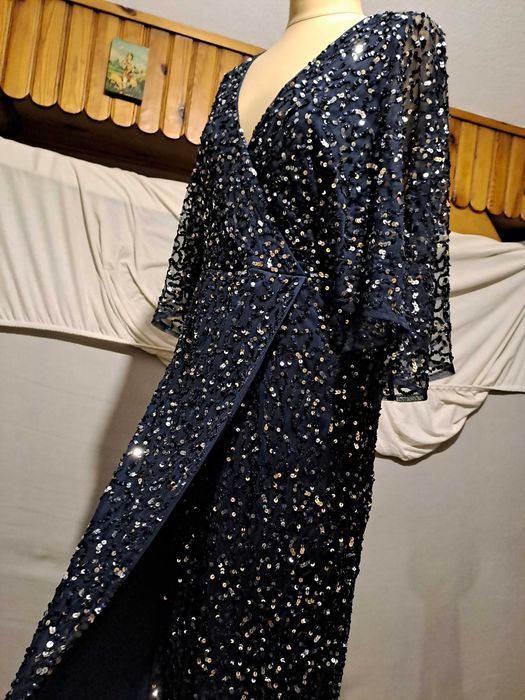 Sukienka imprezowa z cekinami