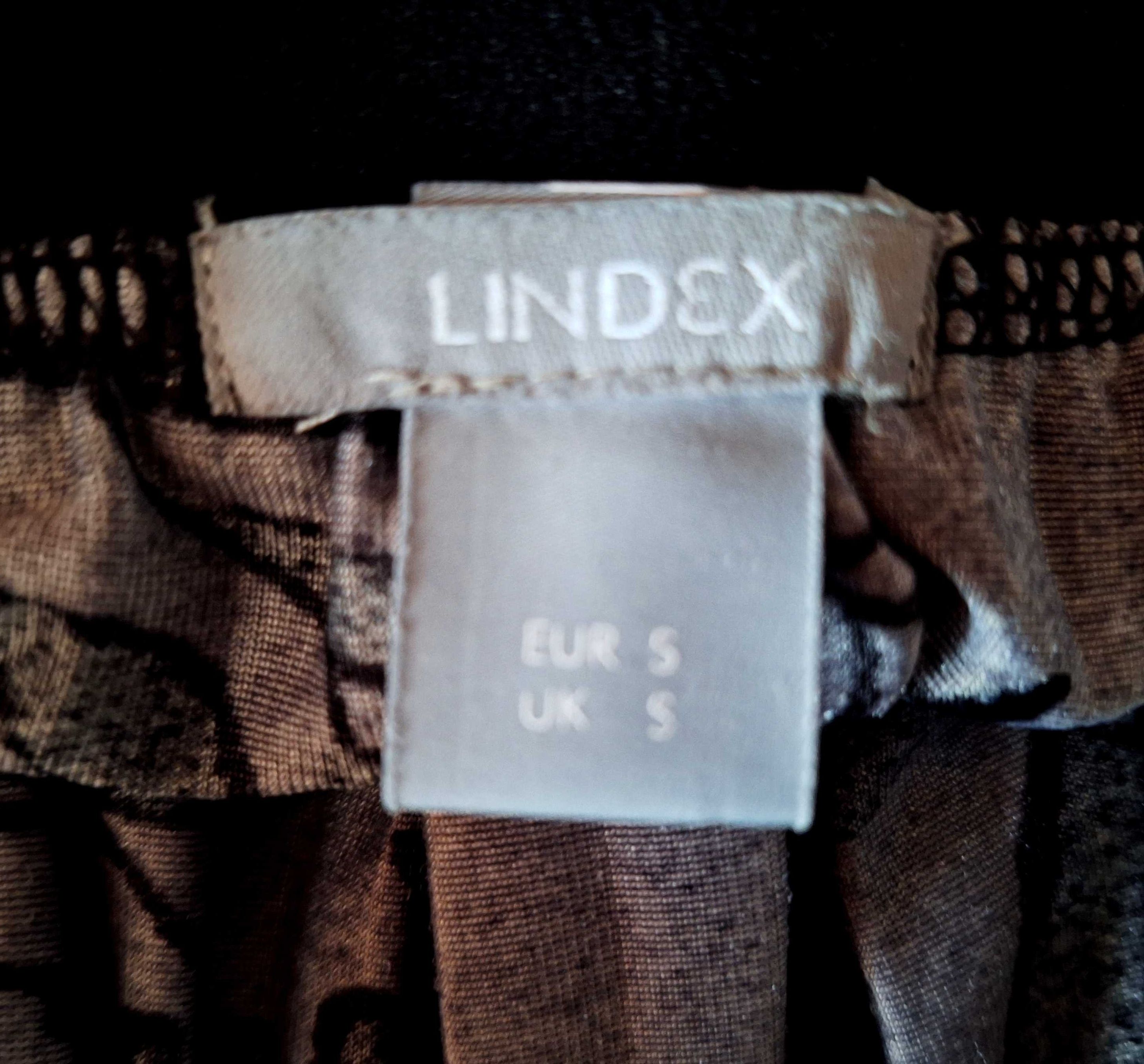 Welurowa plisowana spódnica w kwiaty Lindex