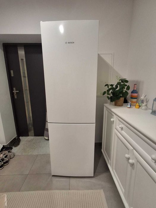 Sprzedam uszkodzoną lodówkę Bosch