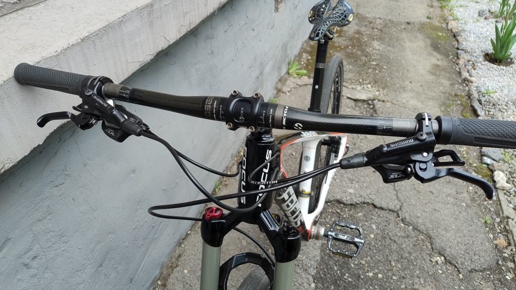 Focus Raven 29R Race Series Carbon