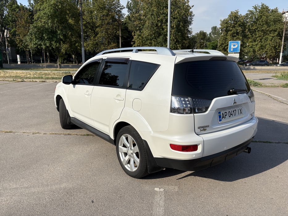 Mitsubishi Outlander XL  2,4 4WD 2010