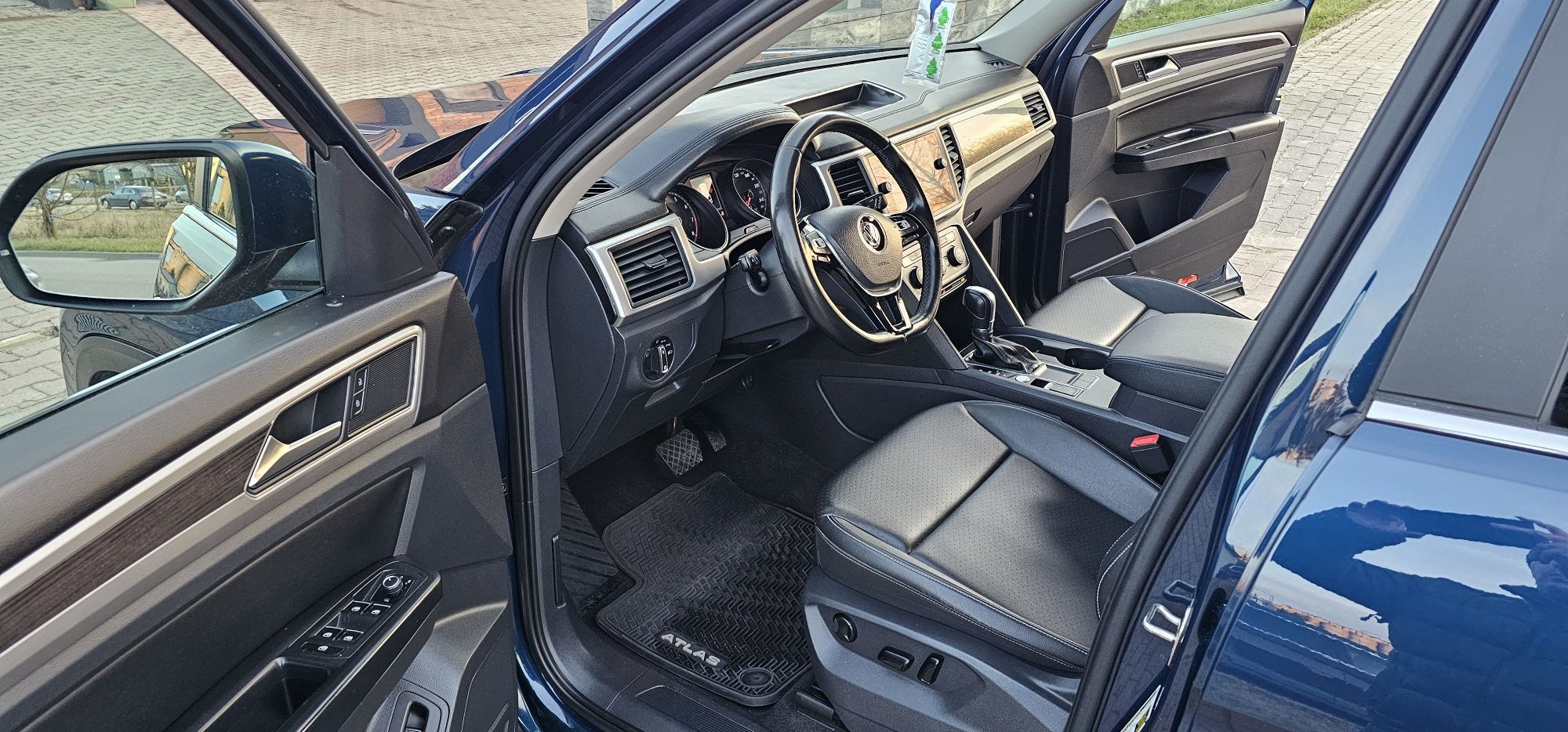 Vw atlas rok 2018 silnik 3.6 benzyna 7-miejsc ładny zamiana