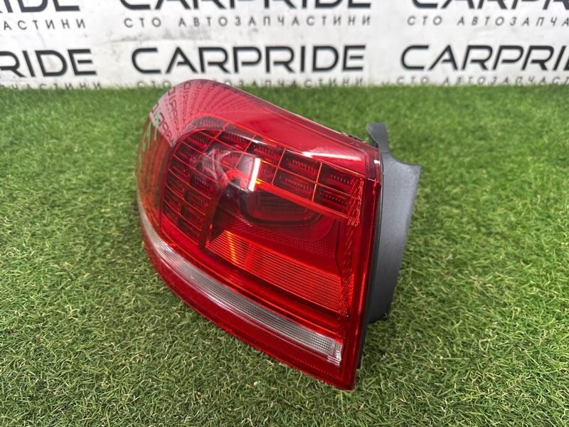 Задний фонарь левый Volkswagen Touareg NF 3.6 CGRA 2015