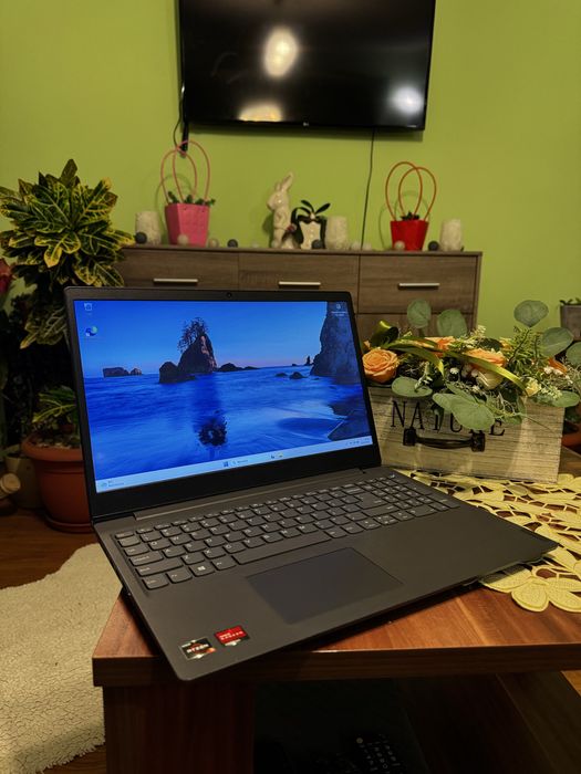 Laptop do pracy i nauki – Lenovo SSD, Windows 11