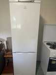 Холодильник indesit