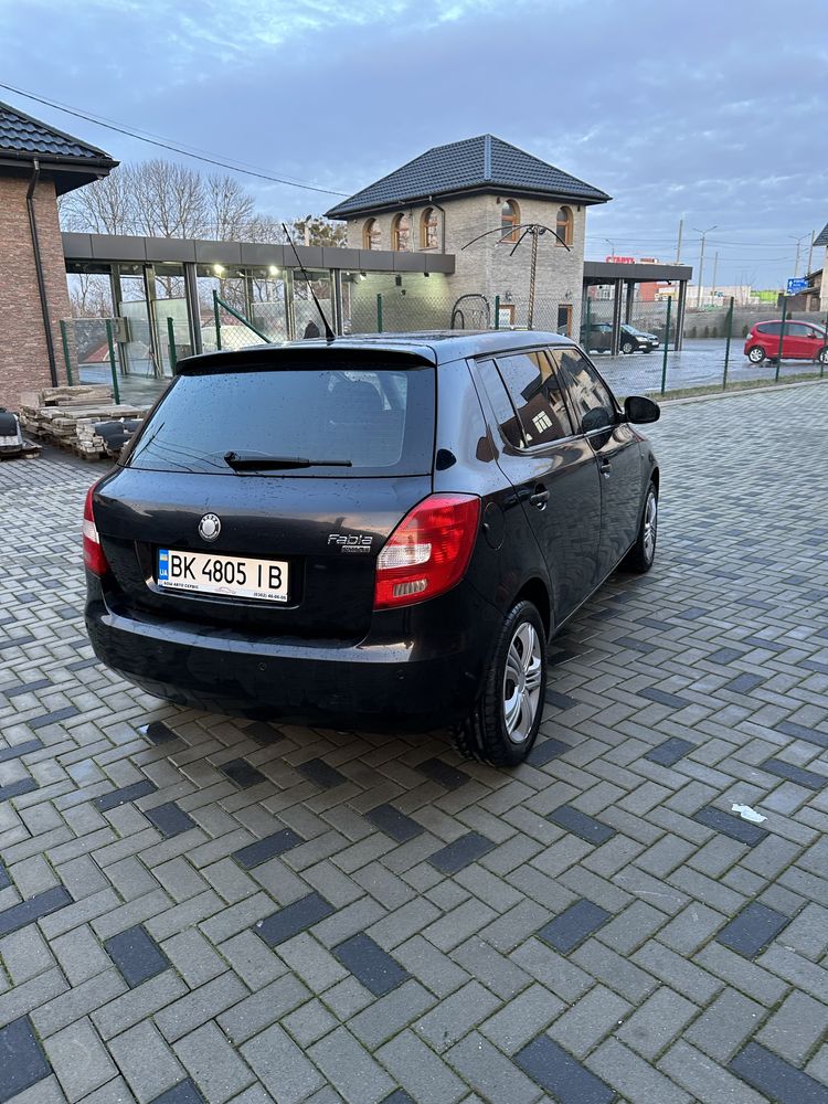 Оренда авто Fabia таксі кілометраж