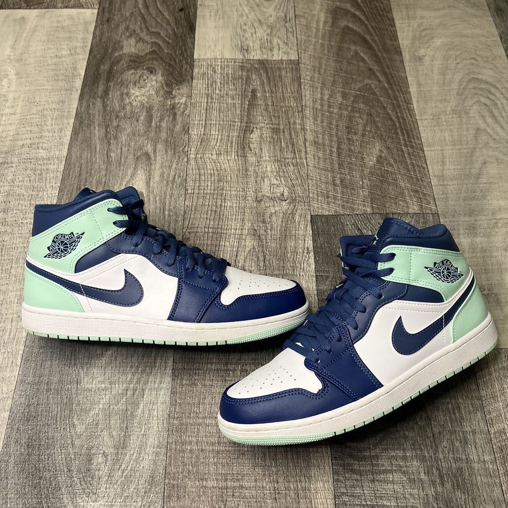 Кросівки чоловічі Nike Air Jordan 1 Retro Mid Mystic Navy Mint Foam