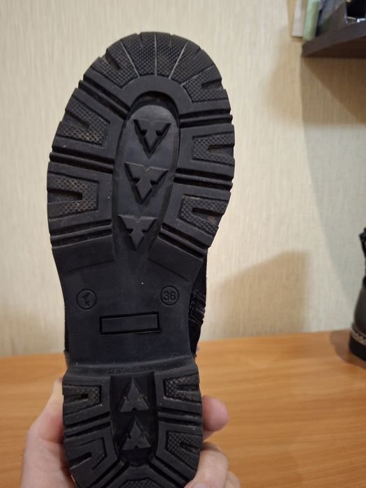 Зимові ботинки на дівчинку