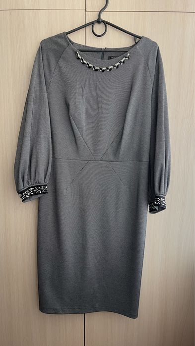 Сукня жіноча (офісний варіант)