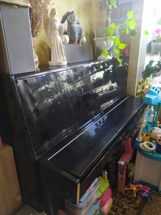 Піаніно чорне "Украина" (самовивіз)