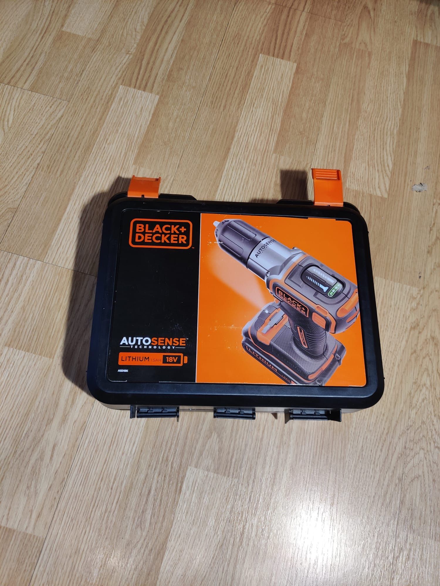Wiertarko Wkrętarka Black+Decker zasilanie akumulatorowe 18 V ASD18K-Q