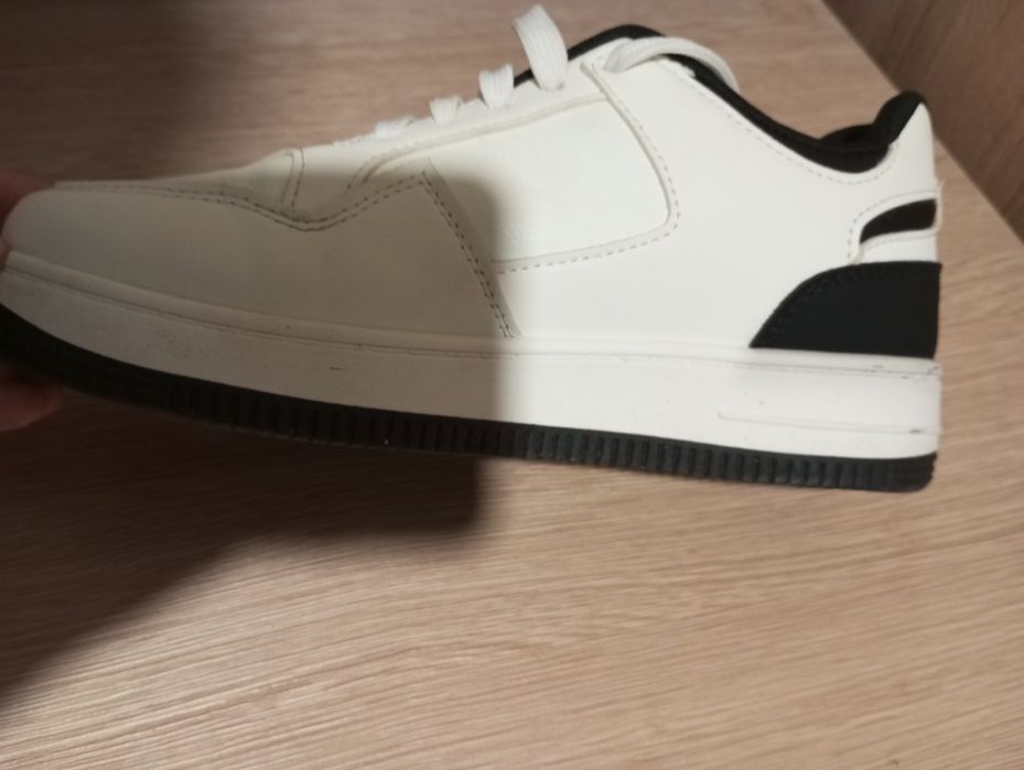 Продам кросівки ідеал