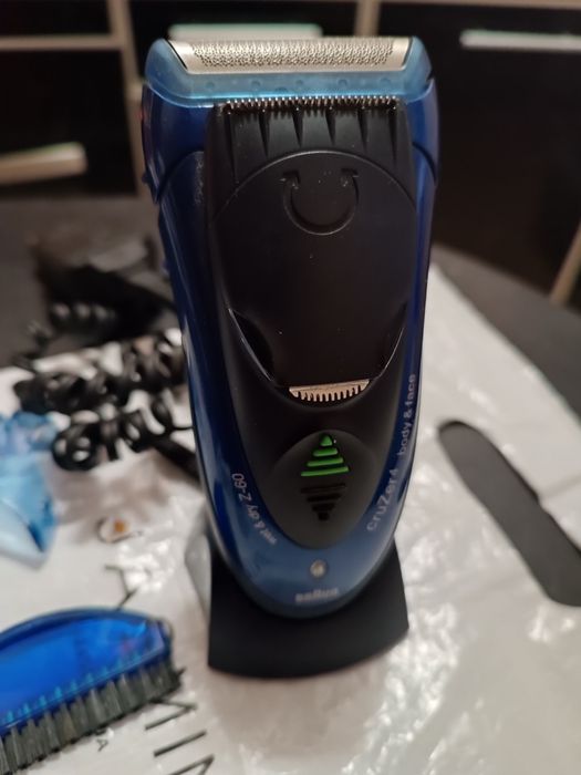 Продам электробритву Браун