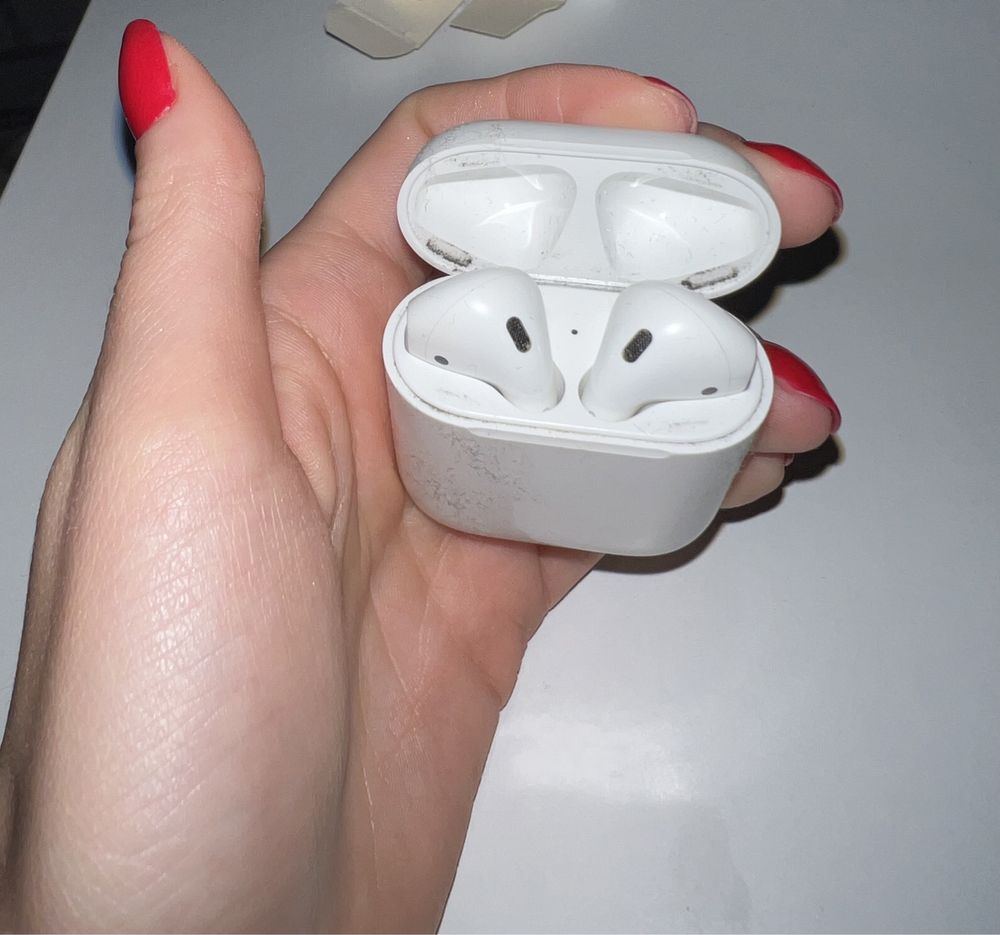 Słuchawki Airpods apple