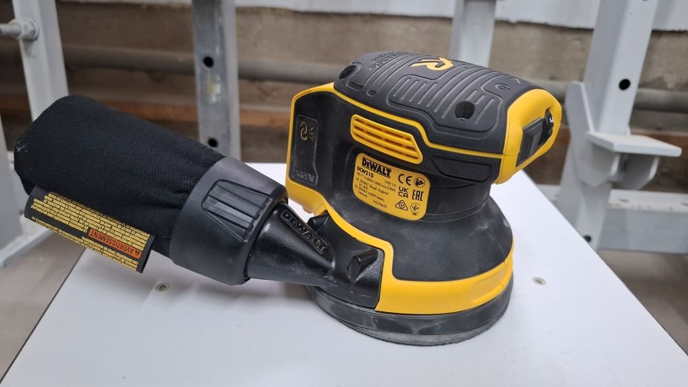 Szlifierka DeWALT DCW210
