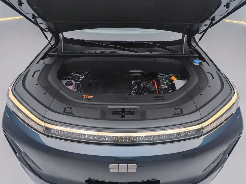 Гібридний кросовер GEELY Galaxy M9 .  AUTOCHINA  Кривий Ріг