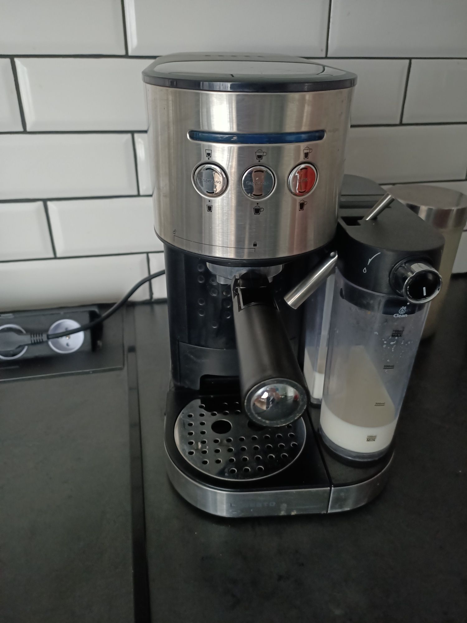 Espresso coffe machinę LECM6010S