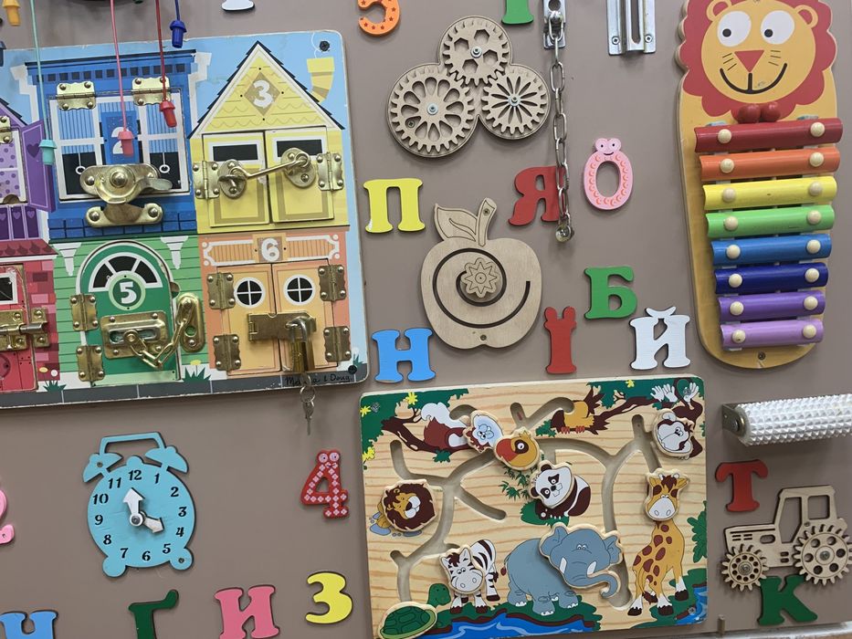 Продам бізіборд 125х80