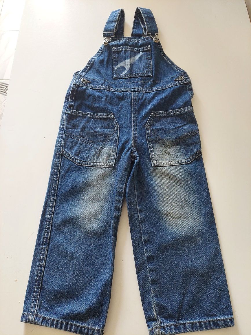 Детские джинсовые комбинезоны на 2-3 года.