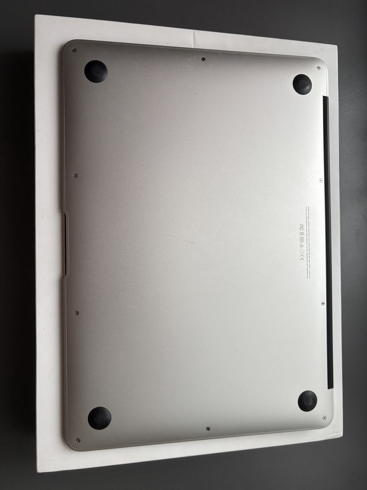 MacBook Air 13" (2017) Core i5 / 8 озу / SSD 128 gb