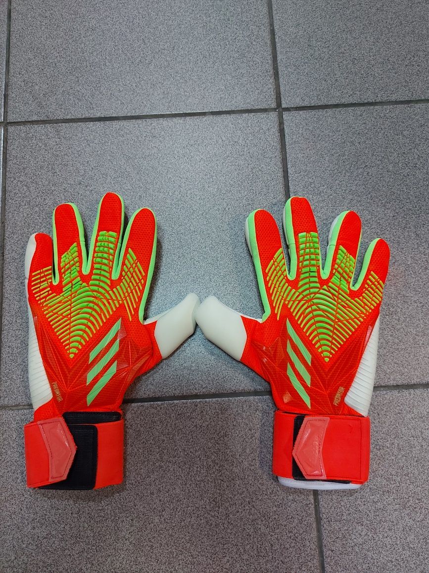 Воротарські рукавички Adidas Predator GL Competition 619 роз 9