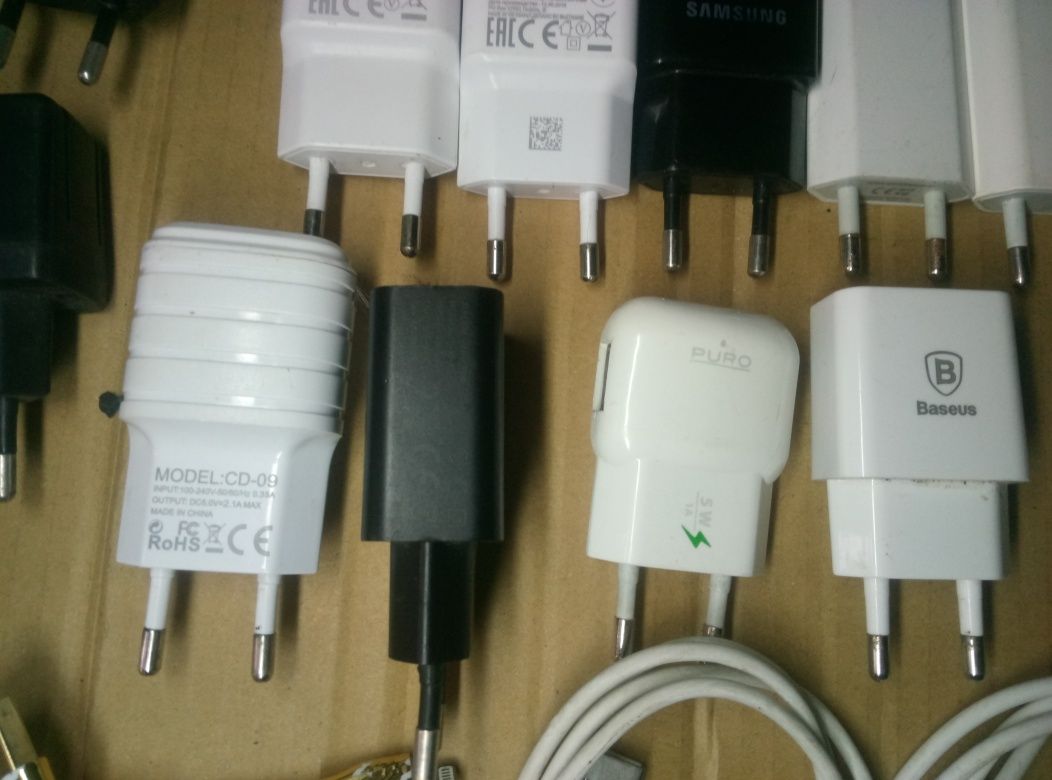 Блочек ,адаптер питания, travel adapter