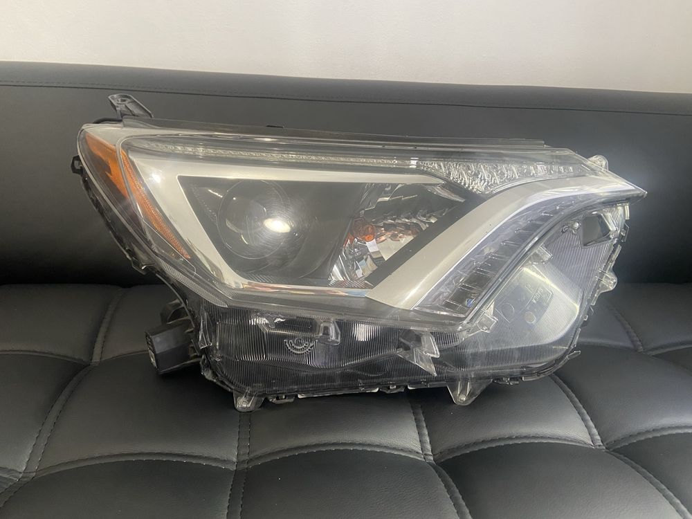 Фара toyota rav4 2015 2016 2017 2018 2019