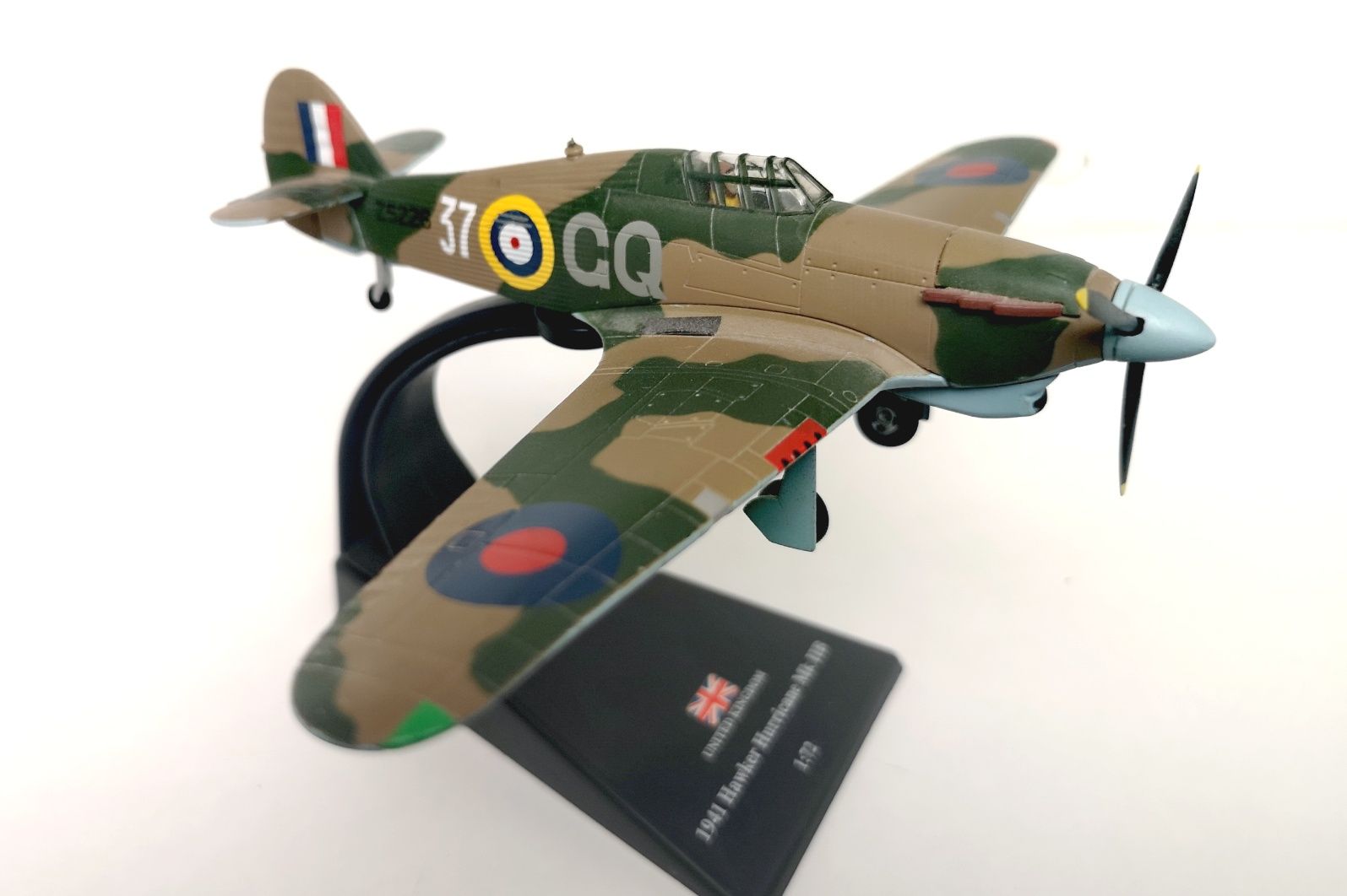 Model 1:72 Hawker Hurricane MK IIB Samoloty Świata Amercom